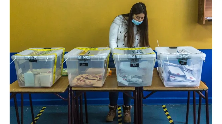 El Servel informó que el cierre de mesa será a las 18:00 hrs.