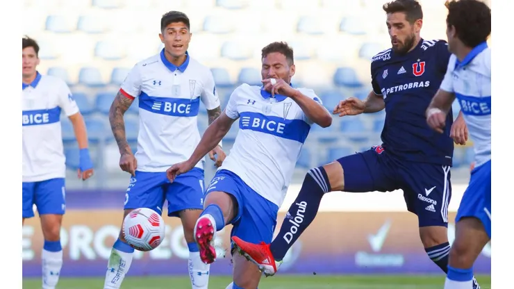 Tres referentes de Universidad Católica alabaron las condiciones que tiene el delantero argentino para llegar a ser un aporte al tetracampeón del fútbol chileno.