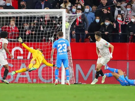 Sevilla le gana al Atlético sobre el final y es escolta del Madrid