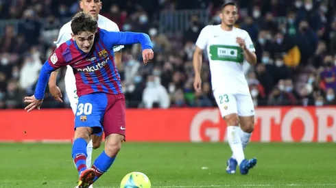 Enzo Roco sufrió los embates de los talentosos juveniles del Barcelona.