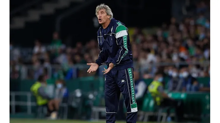 Manuel Pellegrini y el Betis siguen en la lucha por sus tres torneos.