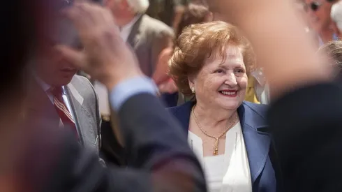 Sigue EN VIVO las reacciones en Plaza Italia tras el fallecimiento de la viuda de Pinochet