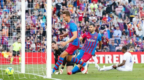 Sergio Agüero anunció su retiro con la camiseta del Barcelona.