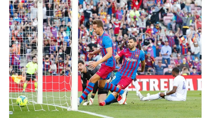 Sergio Agüero anunció su retiro con la camiseta del Barcelona.