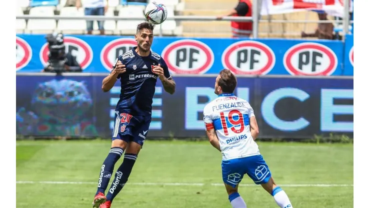 Larrivey podría llegar a la UC
