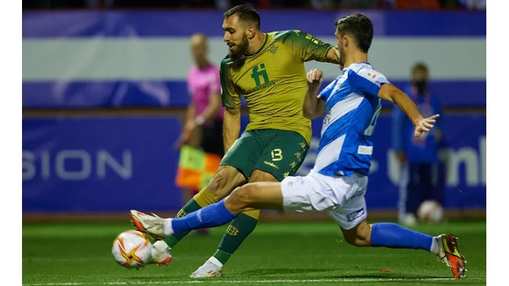 Betis avanza de fase y se mantiene vivo en las tres competiciones de la temporada.