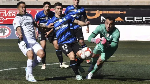Huachipato quiere escapar de la zona roja