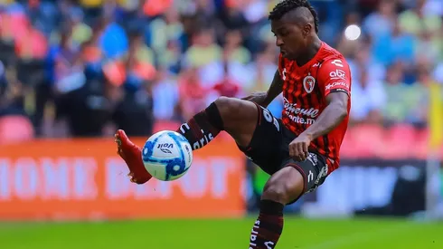 Miller Bolaños juega en China actualmente