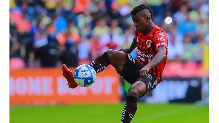 Miller Bolaños juega en China actualmente