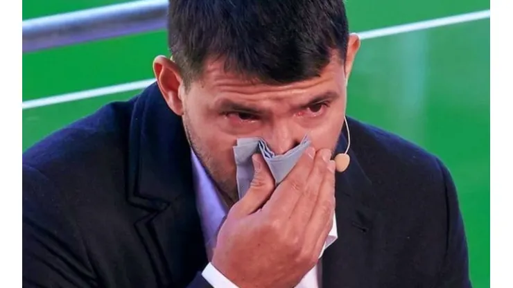 Sergio El Kun Agüero anunció su retiro del fútbol profesional por sus problemas cardiacos