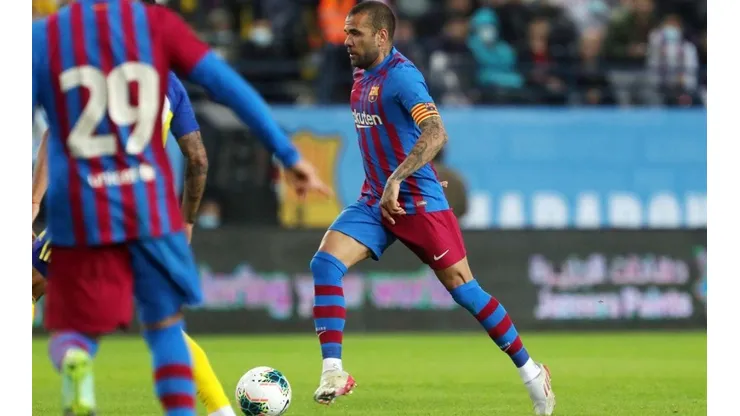 Dani Alves tuvo su esperado regreso a las canchas con el Barcelona