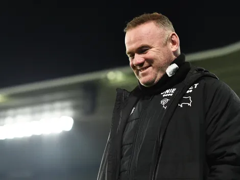 Rooney se quiso pasar de listo y su auto recibe particular ataque en Inglaterra