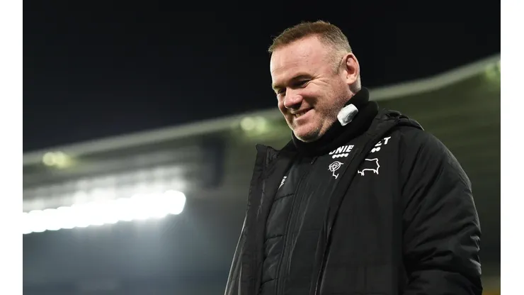 Wayne Rooney se quiso pasar de listo al estacionar su auto en un lugar indebido y recibió particular venganza por parte de ciudadanos en Inglaterra