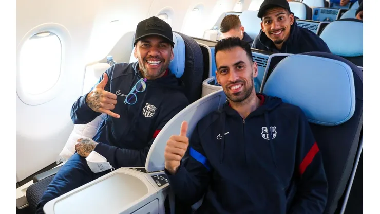 Dani Alves en el avión rumbo a Riad, Arabia Saudita