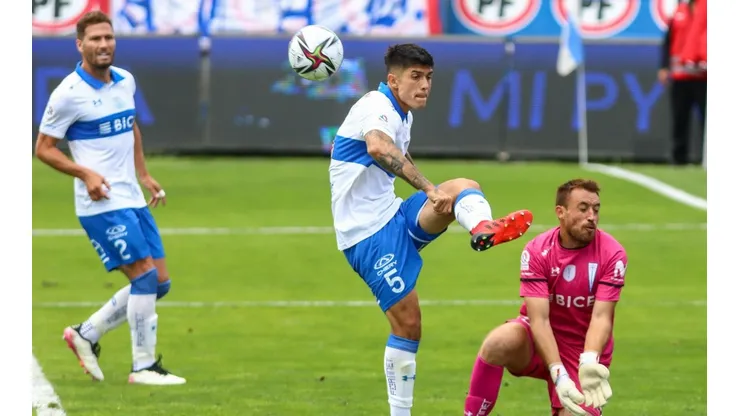 Tras llevarse a Kuscevic, ahora Palmeiras tiene todo avanzado para llevarse a Valber Huerta y complica a la zona defensiva de Universidad Católica.