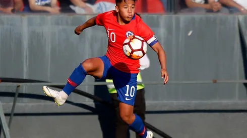 El volante de 22 años hizo su debut en la selección chilena adulta y reconoció su felicidad por conseguir tan importante logro en su carrera.