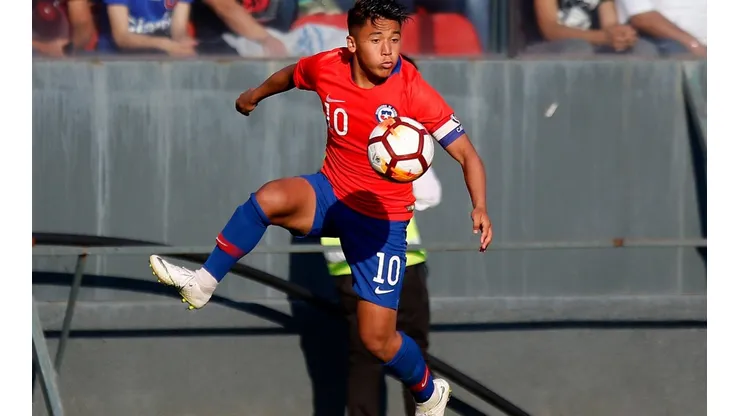 El volante de 22 años hizo su debut en la selección chilena adulta y reconoció su felicidad por conseguir tan importante logro en su carrera.
