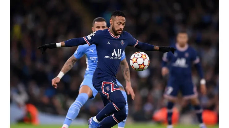 Periodista francés critica el estilo de juego que realiza el futbolista del PSG, Neymar contra sus rivales