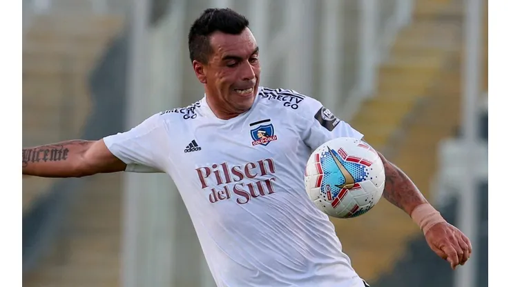 Esteban Paredes podría tener su soñado retiro en Colo Colo.