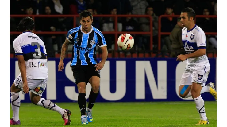Eduardo Vargas estuvo en la temporada 2013 defendiendo la camiseta de Gremio