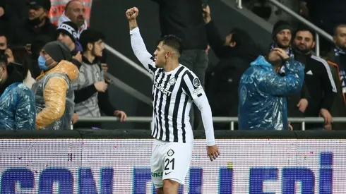 César Pinares se mandó brutal golazo de media distancia para abrir el marcador de su equipo Altay en la Superliga Turca