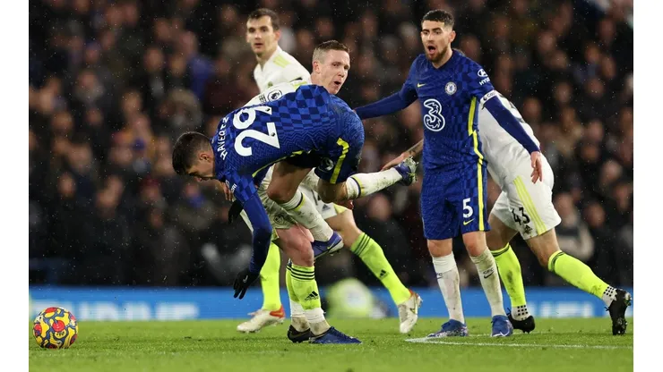 Leeds United cometió un penal sobre la hora que le dio el triunfo al Chelsea.