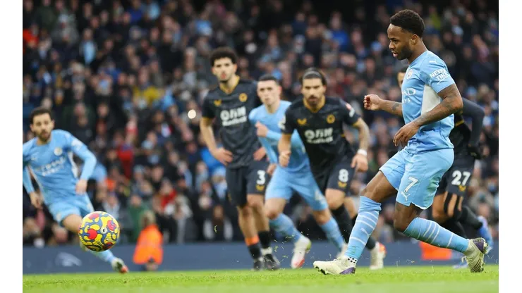 Raheem Sterling marcó el único gol de partido de penal.