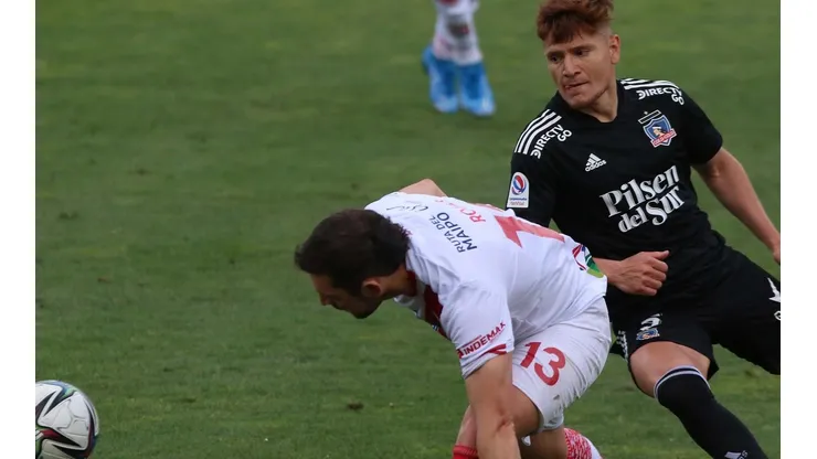 Leonardo Gil y su continuidad en Colo Colo se va complicando cada vez más.