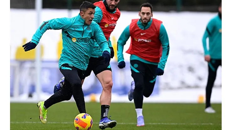 La Gazzetta dello Sport: Alexis titular y Vidal al banco contra Cagliari.
