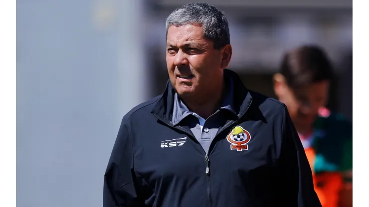 Gustavo Huerta renovó contrato con Cobresal y sigue el 2022.