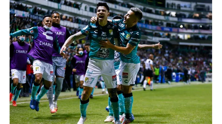Víctor Dávila anotó una joya en la final de la Liga MX