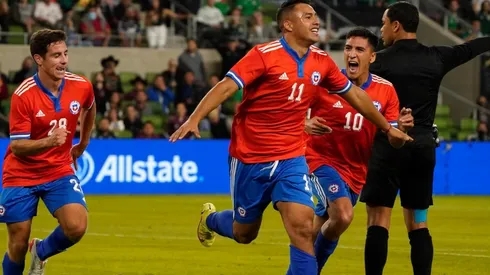 Iván Morales anotó su primer gol con La Roja adulta frente a México.