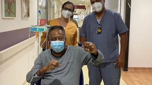 O Rei nuevamente tuvo que ser ingresado a un centro médico en Brasil para tratarse un rebelde tumor en el colon detectado hace unos meses.