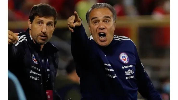Lasarte ya eligió al capitán de Chile para los amistosos contra México y El Salvador, pero se lo reserva por ahora.