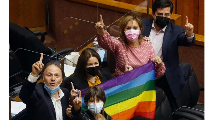 Matrimonio igualitario | Senado aprueba el proyecto y se despacha a la Cámara