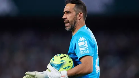 Claudio Bravo complica su titularidad en el Betis