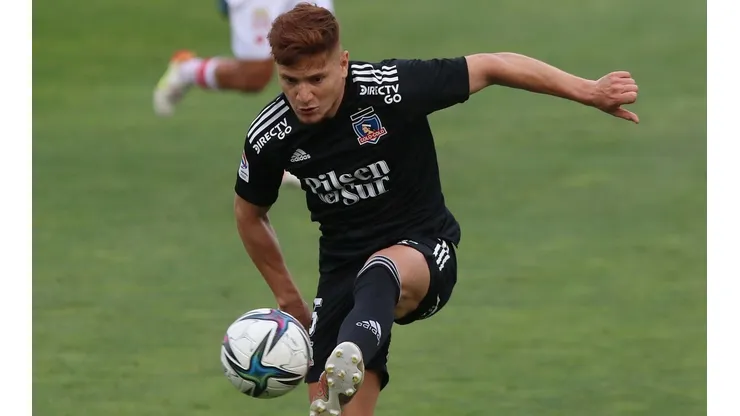 Leonardo Gil tuvo que jugar con una molestia en la rodilla en los últimos partidos de Colo Colo.
