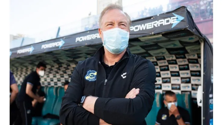 Roberto Sensini deja de ser entrenador en Everton de Viña del Mar