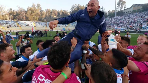 El DT cruzado celebró el título fiel a su estilo.