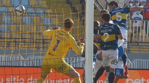 Barroso metió el balón en puerta propia a los 37'.