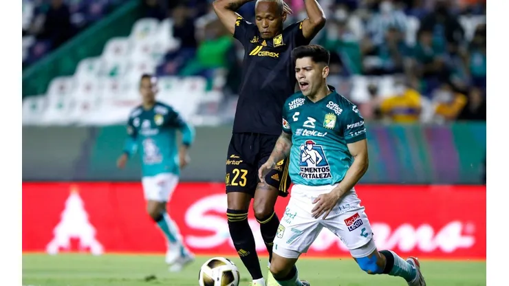 Víctor Dávila fue titular y disputó los 90 minutos y Meneses salió en el descuento.