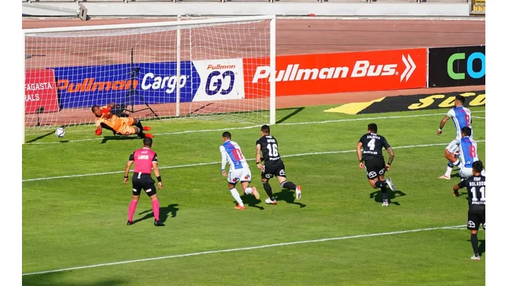 Antofagasta le pega a Colo Colo en su ilusión por alcanzar a la UC en la última fecha.