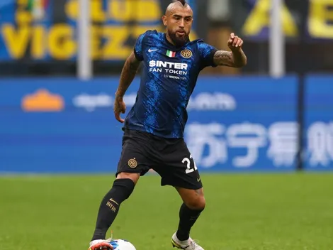 Vidal sale cojeando por entrada en la que casi marca