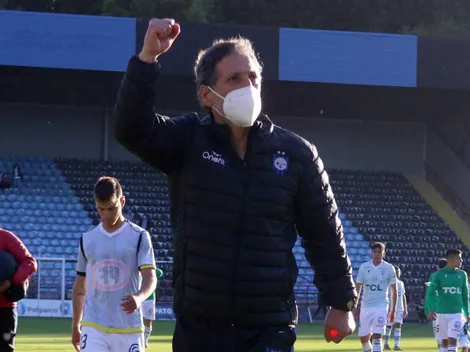 Mario Salas seguirá en Huachipato pese a la amenaza del descenso