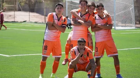 Javier, con el dorsal 18, fue finalista en el Fútbol Joven con Cobreloa, además que alternó en el primer equipo