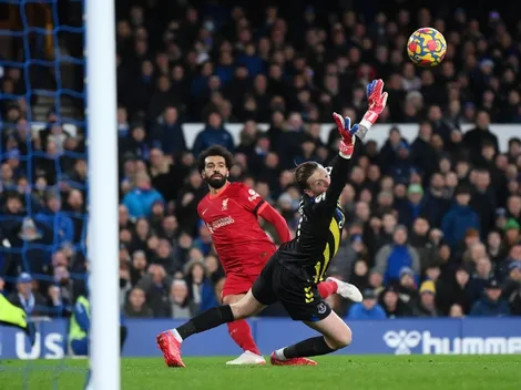 Show de Salah en el clásico y la Premier está que arde