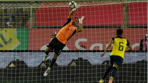 El portero de la selección valora llevar a la Roja a los hinchas de regiones, más allá de querer sacar ventaja por la altura