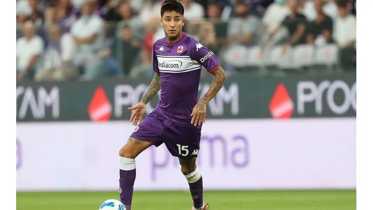 Erick Pulgar viene sin jugar en la Fiorentina por una rebelde lesión.