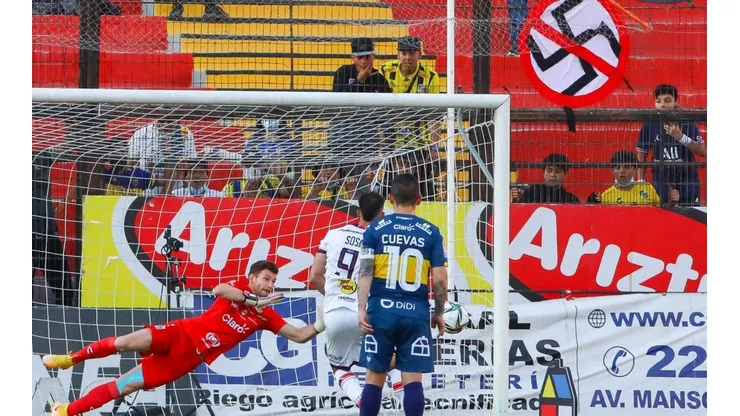 Los hinchas de Melipilla se unieron en contra del fascismo en el duelo ante Everton