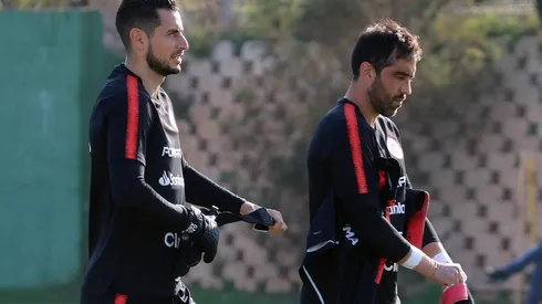 Gary Medel y Claudio Bravo le enviaron su apoyo a Gabriel Arias por la grave lesión.